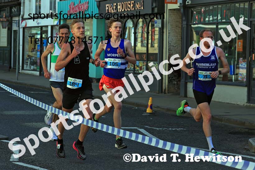 The 2024 Morpeth 10k Road Race.  Photo: David T. Hewitson/Sports for All Pics
